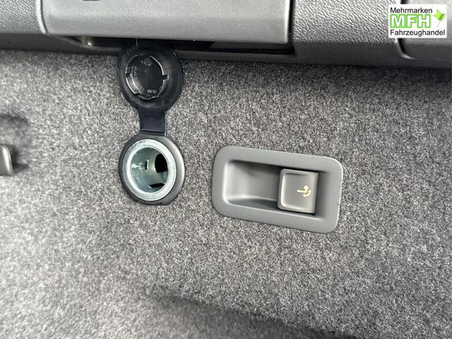 Skoda / Kodiaq / Grau / / / DSG+AHK+NAVI+19'' ALU+ACC+KAMERA, Bei den verwendeten Bildern kann es sich um Beispielbilder handeln, ggf. teilweise mit Sonderausstattung.