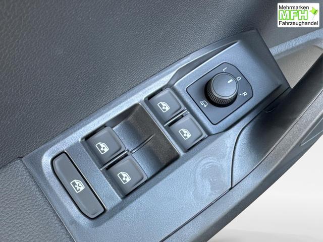 Seat / Ibiza / Blau / / / FULL LINK+SHZ+KLIMA+PDC+LED+15 ALU+TEMPOMAT, Bei den verwendeten Bildern kann es sich um Beispielbilder handeln, ggf. teilweise mit Sonderausstattung.