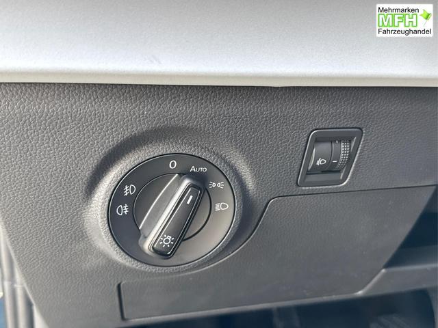 Seat / Ibiza / Blau / / / FULL LINK+SHZ+KLIMA+PDC+LED+15 ALU+TEMPOMAT, Bei den verwendeten Bildern kann es sich um Beispielbilder handeln, ggf. teilweise mit Sonderausstattung.
