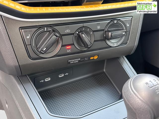 Seat / Ibiza / Blau / / / FULL LINK+SHZ+KLIMA+PDC+LED+15 ALU+TEMPOMAT, Bei den verwendeten Bildern kann es sich um Beispielbilder handeln, ggf. teilweise mit Sonderausstattung.
