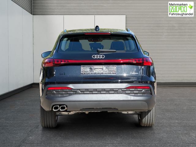 Audi / Q5 / Schwarz / / / QUATTRO+NAVI+KAMERA+AHK+PANO+SHZ+PDC+ACC, Bei den verwendeten Bildern kann es sich um Beispielbilder handeln, ggf. teilweise mit Sonderausstattung.