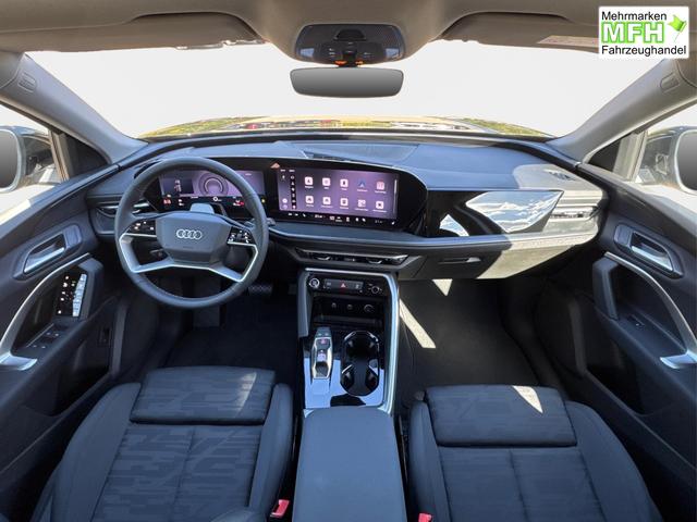 Audi / Q5 / Schwarz / / / QUATTRO+NAVI+KAMERA+AHK+PANO+SHZ+PDC+ACC, Bei den verwendeten Bildern kann es sich um Beispielbilder handeln, ggf. teilweise mit Sonderausstattung.