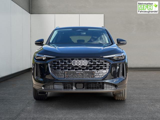 Audi / Q5 / Schwarz / / / QUATTRO+NAVI+KAMERA+AHK+PANO+SHZ+PDC+ACC, Bei den verwendeten Bildern kann es sich um Beispielbilder handeln, ggf. teilweise mit Sonderausstattung.