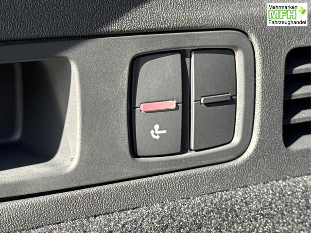 Audi / Q5 / Schwarz / / / QUATTRO+NAVI+KAMERA+AHK+PANO+SHZ+PDC+ACC, Bei den verwendeten Bildern kann es sich um Beispielbilder handeln, ggf. teilweise mit Sonderausstattung.