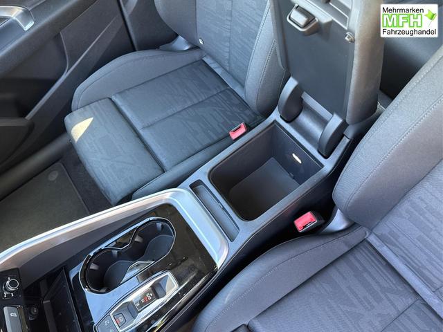 Audi / Q5 / Schwarz / / / QUATTRO+NAVI+KAMERA+AHK+PANO+SHZ+PDC+ACC, Bei den verwendeten Bildern kann es sich um Beispielbilder handeln, ggf. teilweise mit Sonderausstattung.