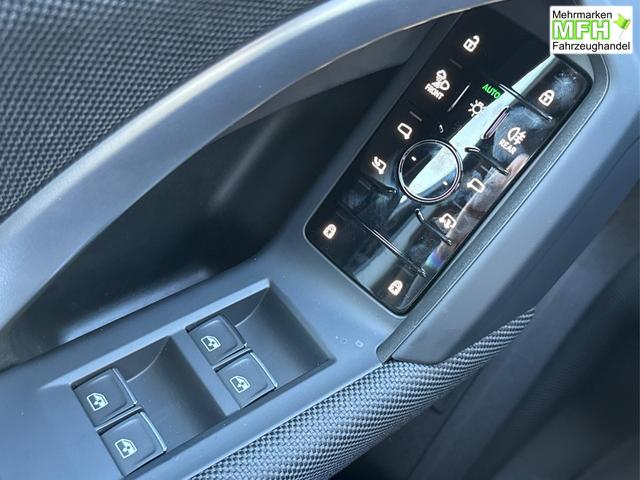 Audi / Q5 / Schwarz / / / QUATTRO+NAVI+KAMERA+AHK+PANO+SHZ+PDC+ACC, Bei den verwendeten Bildern kann es sich um Beispielbilder handeln, ggf. teilweise mit Sonderausstattung.