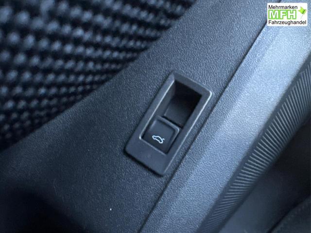 Audi / Q5 / Schwarz / / / QUATTRO+NAVI+KAMERA+AHK+PANO+SHZ+PDC+ACC, Bei den verwendeten Bildern kann es sich um Beispielbilder handeln, ggf. teilweise mit Sonderausstattung.