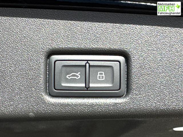 Audi / Q5 / Schwarz / / / QUATTRO+NAVI+KAMERA+AHK+PANO+SHZ+PDC+ACC, Bei den verwendeten Bildern kann es sich um Beispielbilder handeln, ggf. teilweise mit Sonderausstattung.