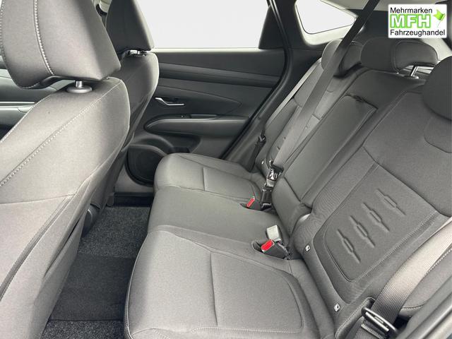 Hyundai / TUCSON / Gr&uuml;n / / / NAVI+KAMERA+SHZ+LED+TEMPOMAT+17 ALU+PDC, Bei den verwendeten Bildern kann es sich um Beispielbilder handeln, ggf. teilweise mit Sonderausstattung.