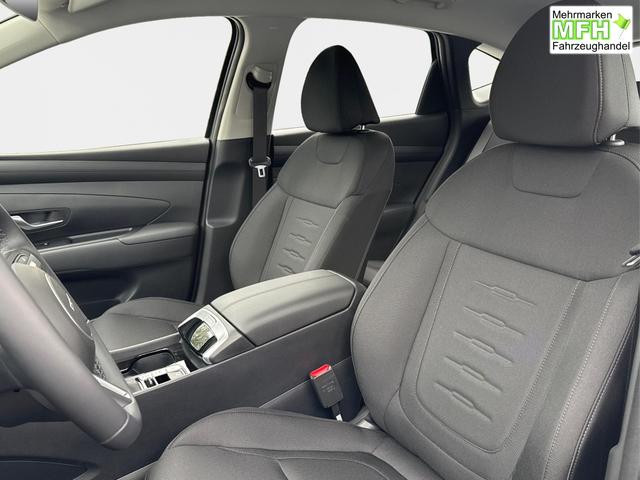 Hyundai / TUCSON / Gr&uuml;n / / / NAVI+KAMERA+SHZ+LED+TEMPOMAT+17 ALU+PDC, Bei den verwendeten Bildern kann es sich um Beispielbilder handeln, ggf. teilweise mit Sonderausstattung.