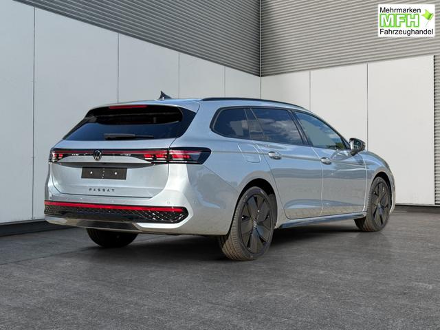 Volkswagen / Passat Variant / Silber / / / LEDER+PANO+AHK+MATRIX+eHK+360 KAM+NAVI+HUD, Bei den verwendeten Bildern kann es sich um Beispielbilder handeln, ggf. teilweise mit Sonderausstattung.