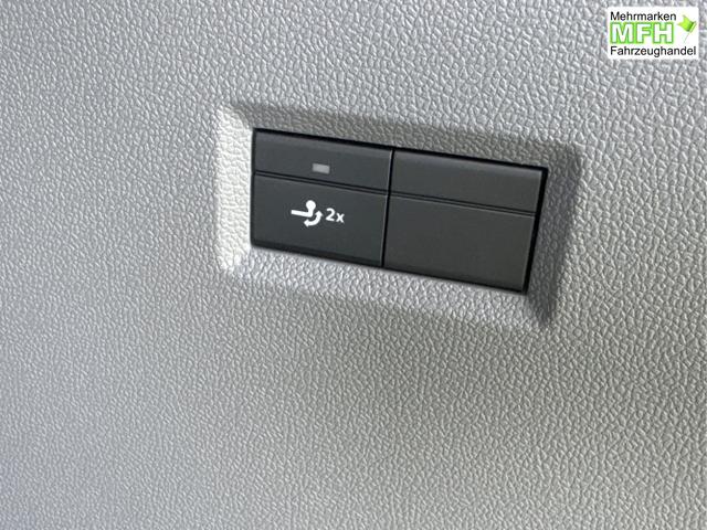 Volkswagen / T7 Caravelle / / / / KR+SHZ+9-Sitzer+AHK+GJR+KLIMAAUT.+KAMERA+PDC+LED, Bei den verwendeten Bildern kann es sich um Beispielbilder handeln, ggf. teilweise mit Sonderausstattung.