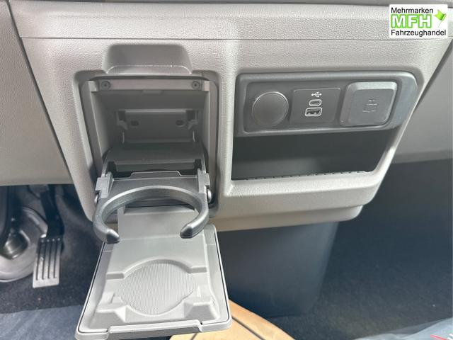 Volkswagen / T7 Caravelle / / / / KR+SHZ+9-Sitzer+AHK+GJR+KLIMAAUT.+KAMERA+PDC+LED, Bei den verwendeten Bildern kann es sich um Beispielbilder handeln, ggf. teilweise mit Sonderausstattung.