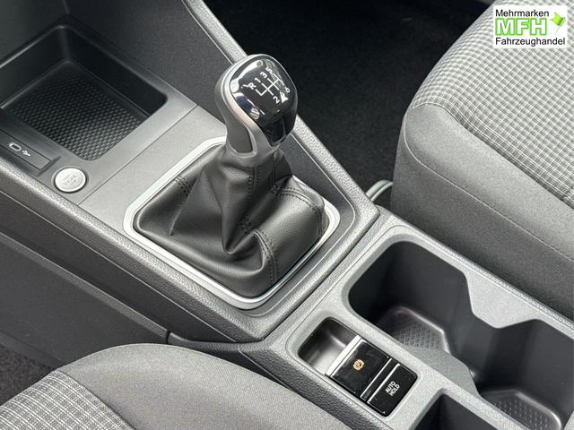 Volkswagen / Caddy Maxi / Wei&szlig; / / / Caddy Maxi KAMERA+APP+PDC+ACC+LANE ASSIST, Bei den verwendeten Bildern kann es sich um Beispielbilder handeln, ggf. teilweise mit Sonderausstattung.