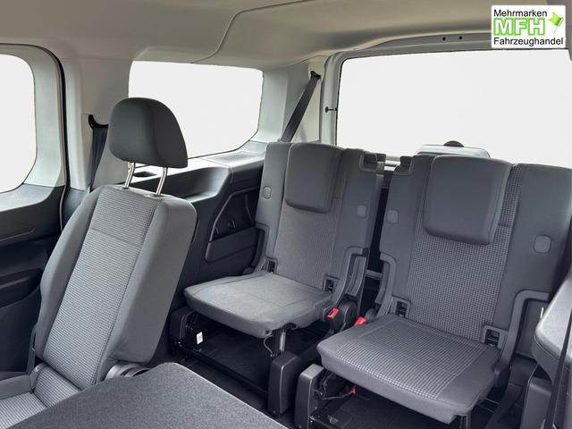 Volkswagen / Caddy Maxi / Wei&szlig; / / / Caddy Maxi KAMERA+APP+PDC+ACC+LANE ASSIST, Bei den verwendeten Bildern kann es sich um Beispielbilder handeln, ggf. teilweise mit Sonderausstattung.