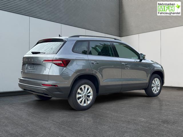 Skoda / Karoq / / / / AHK+LED+KAMERA+PDC+ACC, Bei den verwendeten Bildern kann es sich um Beispielbilder handeln, ggf. teilweise mit Sonderausstattung.