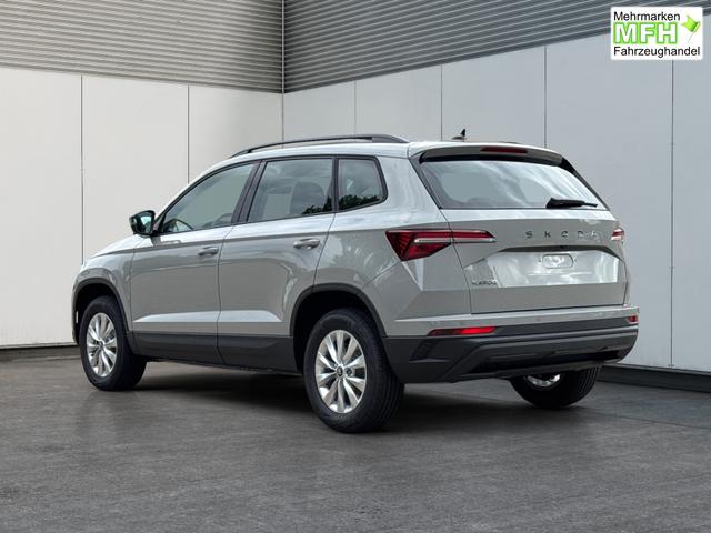 Skoda / Karoq / Grau / / / AHK+LED+KAMERA+PDC+ACC, Bei den verwendeten Bildern kann es sich um Beispielbilder handeln, ggf. teilweise mit Sonderausstattung.
