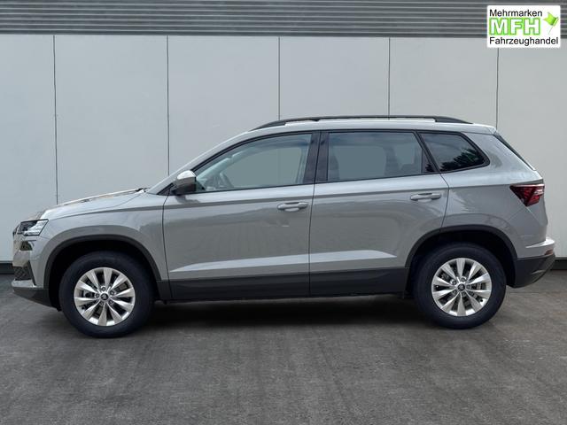 Skoda / Karoq / Grau / / / AHK+LED+KAMERA+PDC+ACC, Bei den verwendeten Bildern kann es sich um Beispielbilder handeln, ggf. teilweise mit Sonderausstattung.