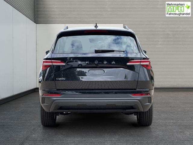 Skoda / Karoq / Schwarz / / / AHK+LED+KAMERA+PDC+ACC, Bei den verwendeten Bildern kann es sich um Beispielbilder handeln, ggf. teilweise mit Sonderausstattung.