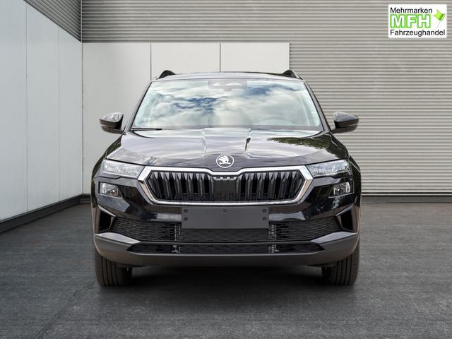 Skoda / Karoq / Schwarz / / / AHK+LED+KAMERA+PDC+ACC, Bei den verwendeten Bildern kann es sich um Beispielbilder handeln, ggf. teilweise mit Sonderausstattung.