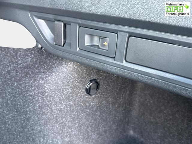 Skoda / Octavia Combi / Schwarz / / / ACC+AHK+eHK+KAM+PDC+LED+17 ALU+SHZ, Bei den verwendeten Bildern kann es sich um Beispielbilder handeln, ggf. teilweise mit Sonderausstattung.