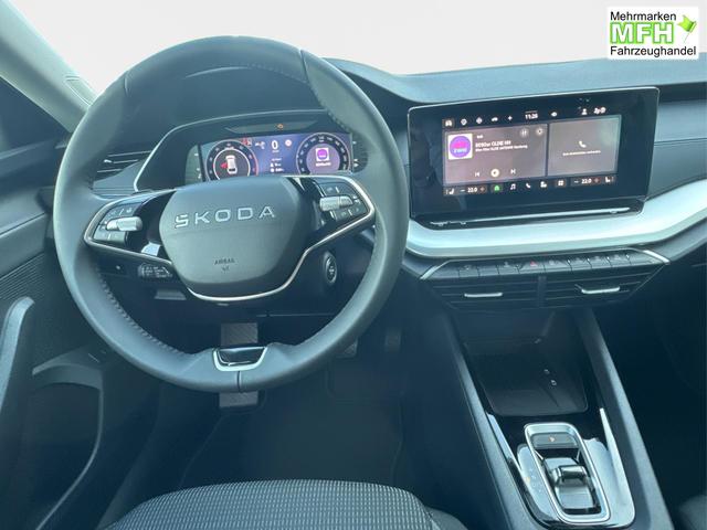Skoda / Octavia Combi / Schwarz / / / ACC+AHK+eHK+KAM+PDC+LED+17 ALU+SHZ, Bei den verwendeten Bildern kann es sich um Beispielbilder handeln, ggf. teilweise mit Sonderausstattung.