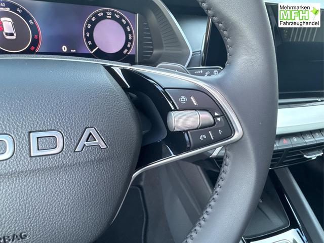 Skoda / Octavia Combi / Schwarz / / / ACC+AHK+eHK+KAM+PDC+LED+17 ALU+SHZ, Bei den verwendeten Bildern kann es sich um Beispielbilder handeln, ggf. teilweise mit Sonderausstattung.