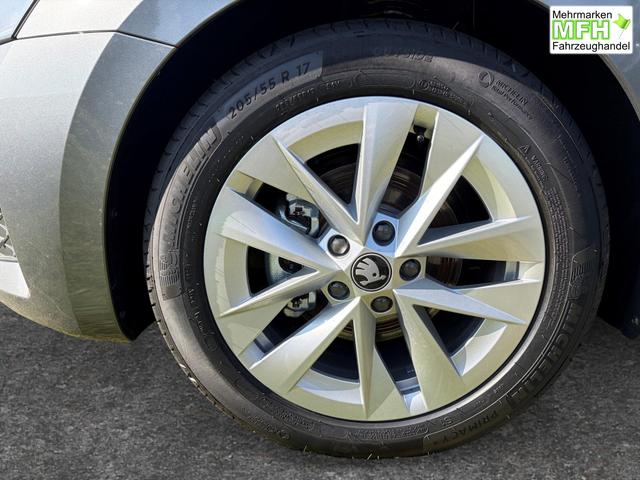 Skoda Octavia Combi Selection ACC+AHK+eHK+KAM+PDC+LED+17" ALU+SHZ 