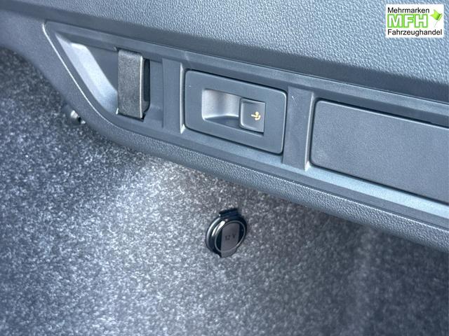 Skoda / Octavia Combi / Grau / / / ACC+AHK+eHK+KAM+PDC+LED+17 ALU+SHZ