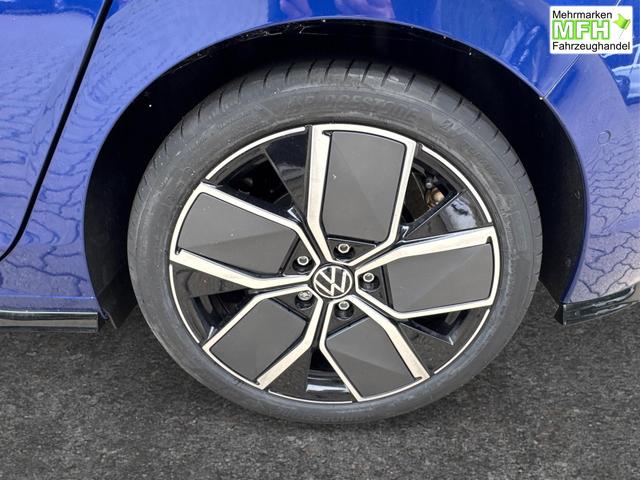 Volkswagen / Golf / Blau / / / PANO+LED-PLUS+ACC+SHZ+KEYLESS+KAMERA+18 ALU, Bei den verwendeten Bildern kann es sich um Beispielbilder handeln, ggf. teilweise mit Sonderausstattung.