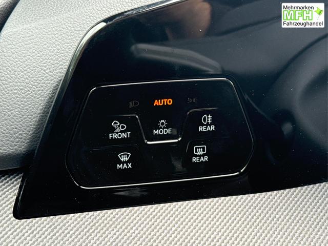 Volkswagen / Golf / Blau / / / PANO+LED-PLUS+ACC+SHZ+KEYLESS+KAMERA+18 ALU, Bei den verwendeten Bildern kann es sich um Beispielbilder handeln, ggf. teilweise mit Sonderausstattung.