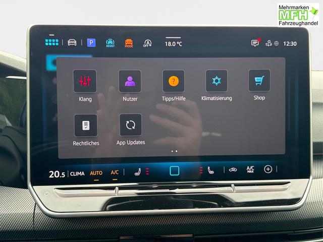 Volkswagen / Golf / Blau / / / PANO+LED-PLUS+ACC+SHZ+KEYLESS+KAMERA+18 ALU, Bei den verwendeten Bildern kann es sich um Beispielbilder handeln, ggf. teilweise mit Sonderausstattung.