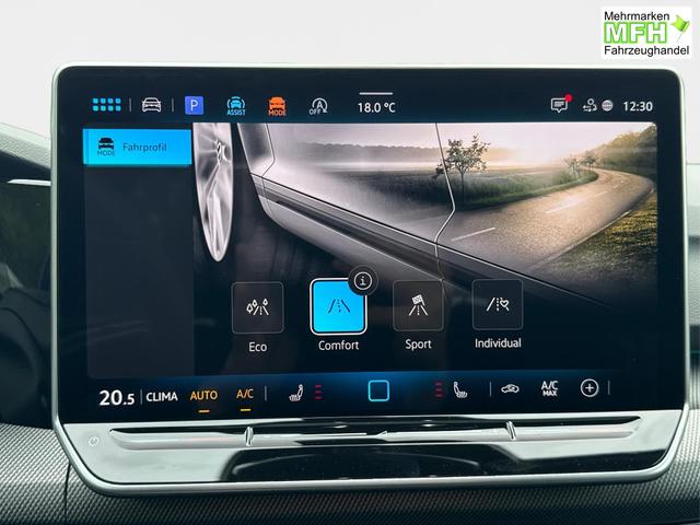 Volkswagen / Golf / Blau / / / PANO+LED-PLUS+ACC+SHZ+KEYLESS+KAMERA+18 ALU, Bei den verwendeten Bildern kann es sich um Beispielbilder handeln, ggf. teilweise mit Sonderausstattung.