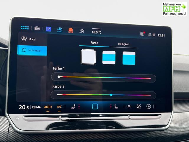 Volkswagen / Golf / Blau / / / PANO+LED-PLUS+ACC+SHZ+KEYLESS+KAMERA+18 ALU, Bei den verwendeten Bildern kann es sich um Beispielbilder handeln, ggf. teilweise mit Sonderausstattung.