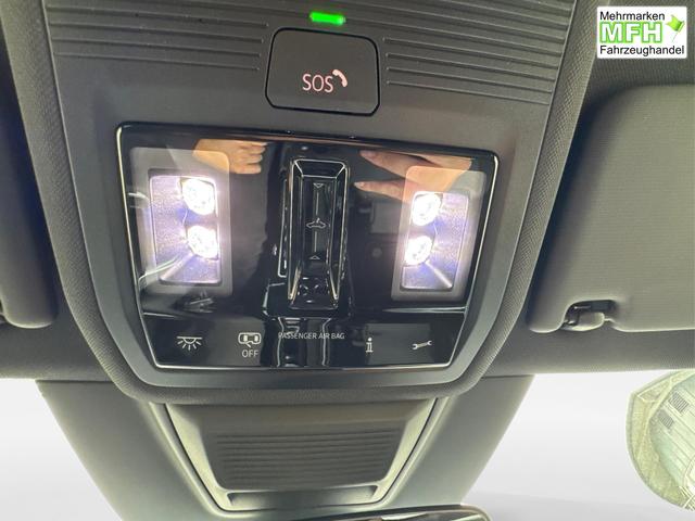 Volkswagen / Golf / Blau / / / PANO+LED-PLUS+ACC+SHZ+KEYLESS+KAMERA+18 ALU, Bei den verwendeten Bildern kann es sich um Beispielbilder handeln, ggf. teilweise mit Sonderausstattung.