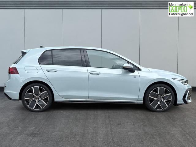 Volkswagen / Golf / Blau / / / LED-PLUS+ACC+SHZ+KEYLESS+KAMERA+18 ALU, Bei den verwendeten Bildern kann es sich um Beispielbilder handeln, ggf. teilweise mit Sonderausstattung.