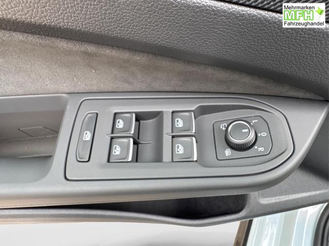 Volkswagen / Golf / Blau / / / LED-PLUS+ACC+SHZ+KEYLESS+KAMERA+18 ALU, Bei den verwendeten Bildern kann es sich um Beispielbilder handeln, ggf. teilweise mit Sonderausstattung.