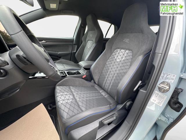 Volkswagen / Golf / Blau / / / LED-PLUS+ACC+SHZ+KEYLESS+KAMERA+18 ALU, Bei den verwendeten Bildern kann es sich um Beispielbilder handeln, ggf. teilweise mit Sonderausstattung.