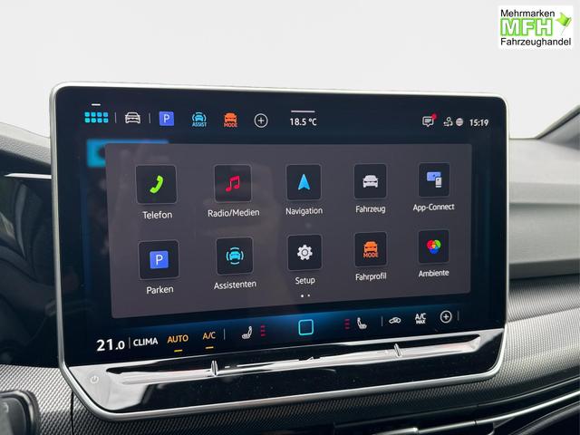 Volkswagen / Golf / Blau / / / LED-PLUS+ACC+SHZ+KEYLESS+KAMERA+18 ALU, Bei den verwendeten Bildern kann es sich um Beispielbilder handeln, ggf. teilweise mit Sonderausstattung.