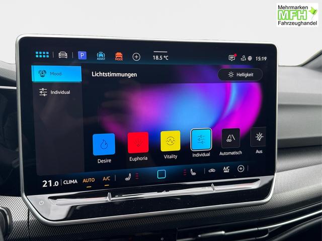 Volkswagen / Golf / Blau / / / LED-PLUS+ACC+SHZ+KEYLESS+KAMERA+18 ALU, Bei den verwendeten Bildern kann es sich um Beispielbilder handeln, ggf. teilweise mit Sonderausstattung.
