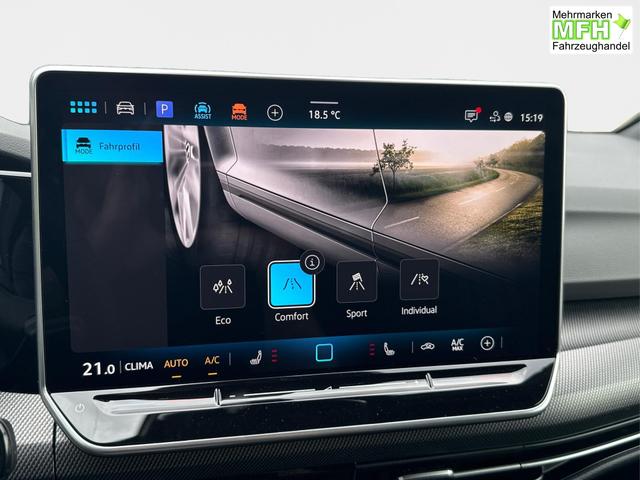 Volkswagen / Golf / Blau / / / LED-PLUS+ACC+SHZ+KEYLESS+KAMERA+18 ALU, Bei den verwendeten Bildern kann es sich um Beispielbilder handeln, ggf. teilweise mit Sonderausstattung.