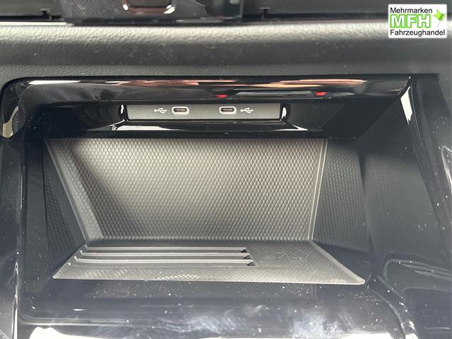 Volkswagen / Golf / Blau / / / LED-PLUS+ACC+SHZ+KEYLESS+KAMERA+18 ALU, Bei den verwendeten Bildern kann es sich um Beispielbilder handeln, ggf. teilweise mit Sonderausstattung.