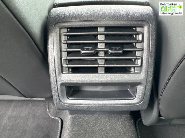 Volkswagen / Golf / Blau / / / LED-PLUS+ACC+SHZ+KEYLESS+KAMERA+18 ALU, Bei den verwendeten Bildern kann es sich um Beispielbilder handeln, ggf. teilweise mit Sonderausstattung.