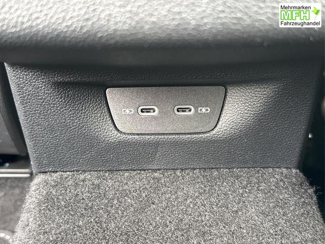 Volkswagen / Golf / Blau / / / LED-PLUS+ACC+SHZ+KEYLESS+KAMERA+18 ALU, Bei den verwendeten Bildern kann es sich um Beispielbilder handeln, ggf. teilweise mit Sonderausstattung.