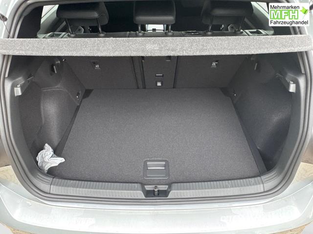Volkswagen / Golf / Silber / / / LED-PLUS+ACC+SHZ+KEYLESS+KAMERA+18 ALU, Bei den verwendeten Bildern kann es sich um Beispielbilder handeln, ggf. teilweise mit Sonderausstattung.