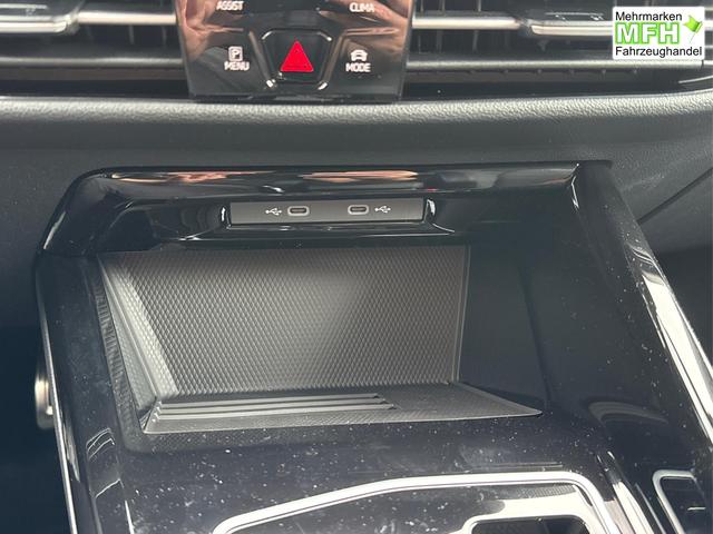 Volkswagen / Golf / Silber / / / LED-PLUS+ACC+SHZ+KEYLESS+KAMERA+18 ALU, Bei den verwendeten Bildern kann es sich um Beispielbilder handeln, ggf. teilweise mit Sonderausstattung.