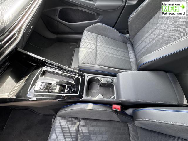 Volkswagen / Golf / Blau / / / LED-PLUS+ACC+SHZ+KEYLESS+KAMERA+18 ALU, Bei den verwendeten Bildern kann es sich um Beispielbilder handeln, ggf. teilweise mit Sonderausstattung.