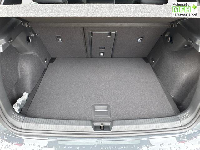 Volkswagen / Golf / Grau / / / PANO+LED-PLUS+ACC+SHZ+KEYLESS+KAMERA+18 ALU, Bei den verwendeten Bildern kann es sich um Beispielbilder handeln, ggf. teilweise mit Sonderausstattung.