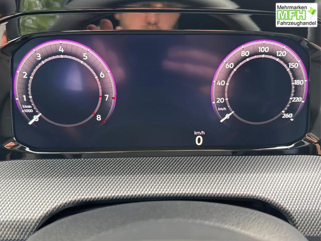 Volkswagen / Golf / Grau / / / PANO+LED-PLUS+ACC+SHZ+KEYLESS+KAMERA+18 ALU, Bei den verwendeten Bildern kann es sich um Beispielbilder handeln, ggf. teilweise mit Sonderausstattung.