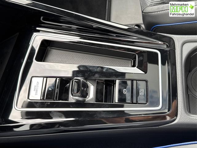 Volkswagen / Golf / Grau / / / PANO+LED-PLUS+ACC+SHZ+KEYLESS+KAMERA+18 ALU, Bei den verwendeten Bildern kann es sich um Beispielbilder handeln, ggf. teilweise mit Sonderausstattung.